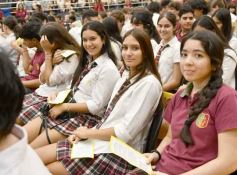 Foto de la galería: Con la tradicional Misa y consagración a la Virgen, la Madre celebró su día