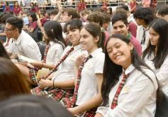 Foto de la galería: Con la tradicional Misa y consagración a la Virgen, la Madre celebró su día