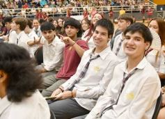 Foto de la galería: Con la tradicional Misa y consagración a la Virgen, la Madre celebró su día