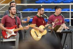 Foto de la galería: Con la tradicional Misa y consagración a la Virgen, la Madre celebró su día
