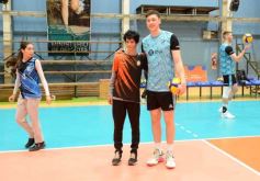 Foto de la galería: Selección Argentina de Vóley en Posadas: el semillero local disfrutó de cerca la práctica albiceleste