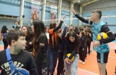 Foto de la galería: Selección Argentina de Vóley en Posadas: el semillero local disfrutó de cerca la práctica albiceleste