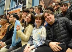 Foto de la galería: Ante un público colmado: el Vóley Argentino animó una fiesta deportiva de primer nivel en la ciudad