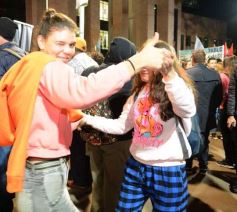 Foto de la galería: Junto a la convocatoria del 30M, la Legislatura cumplió una nueva sesión semanal