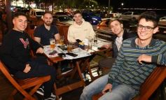 Foto de la galería: Noche de viernes a pleno en la Costanera: salidas y disfrute pusieron cierre al mes