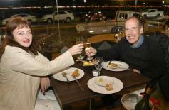 Foto de la galería: Noche de viernes a pleno en la Costanera: salidas y disfrute pusieron cierre al mes
