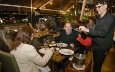 Foto de la galería: Noche de viernes a pleno en la Costanera: salidas y disfrute pusieron cierre al mes