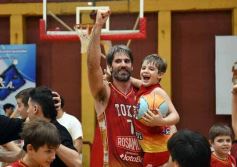Foto de la galería: Federal de Básquet: festejo en el Templo posadeño con Tokio a cuartos