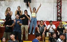 Foto de la galería: Federal de Básquet: festejo en el Templo posadeño con Tokio a cuartos