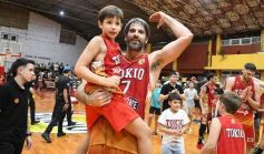 Foto de la galería: Federal de Básquet: festejo en el Templo posadeño con Tokio a cuartos