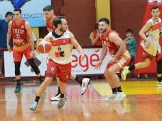 Foto de la galería: Federal de Básquet: festejo en el Templo posadeño con Tokio a cuartos