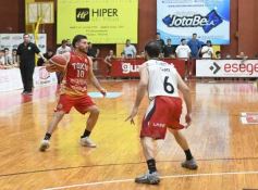Foto de la galería: Federal de Básquet: festejo en el Templo posadeño con Tokio a cuartos