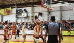 Foto de la galería: Federal de Básquet: festejo en el Templo posadeño con Tokio a cuartos