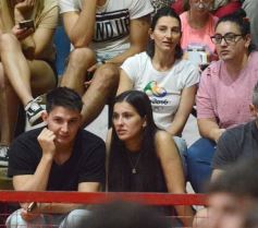 Foto de la galería: Federal de Básquet: festejo en el Templo posadeño con Tokio a cuartos