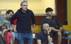 Foto de la galería: Federal de Básquet: festejo en el Templo posadeño con Tokio a cuartos