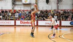 Foto de la galería: Federal de Básquet: festejo en el Templo posadeño con Tokio a cuartos