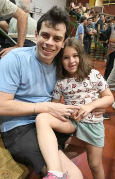 Foto de la galería: Federal de Básquet: festejo en el Templo posadeño con Tokio a cuartos