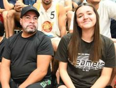 Foto de la galería: Federal de Básquet: festejo en el Templo posadeño con Tokio a cuartos