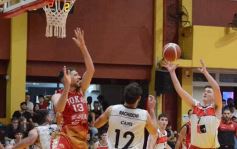Foto de la galería: Federal de Básquet: festejo en el Templo posadeño con Tokio a cuartos