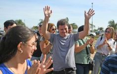 Foto de la galería: Unidos por Juan Cruz y Luca, familiares y amigos compartieron un emotivo homenaje en la Costanera