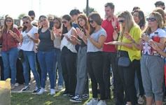 Foto de la galería: Unidos por Juan Cruz y Luca, familiares y amigos compartieron un emotivo homenaje en la Costanera