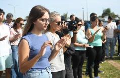 Foto de la galería: Unidos por Juan Cruz y Luca, familiares y amigos compartieron un emotivo homenaje en la Costanera