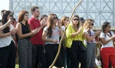 Foto de la galería: Unidos por Juan Cruz y Luca, familiares y amigos compartieron un emotivo homenaje en la Costanera