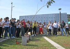 Foto de la galería: Unidos por Juan Cruz y Luca, familiares y amigos compartieron un emotivo homenaje en la Costanera