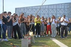 Foto de la galería: Unidos por Juan Cruz y Luca, familiares y amigos compartieron un emotivo homenaje en la Costanera