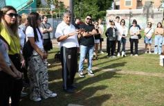 Foto de la galería: Unidos por Juan Cruz y Luca, familiares y amigos compartieron un emotivo homenaje en la Costanera