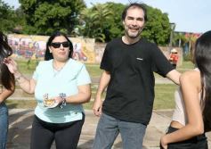 Foto de la galería: Unidos por Juan Cruz y Luca, familiares y amigos compartieron un emotivo homenaje en la Costanera