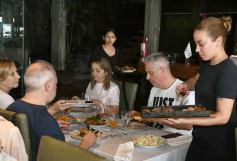 Foto de la galería: Día del Padre en Posadas: para muchos con mesa familiar afuera en el agasajo a los papás