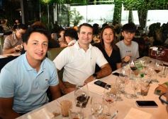 Foto de la galería: Día del Padre en Posadas: para muchos con mesa familiar afuera en el agasajo a los papás