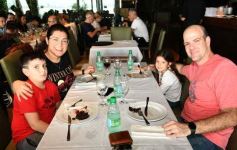 Foto de la galería: Día del Padre en Posadas: para muchos con mesa familiar afuera en el agasajo a los papás