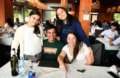 Foto de la galería: Día del Padre en Posadas: para muchos con mesa familiar afuera en el agasajo a los papás