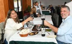 Foto de la galería: Día del Padre en Posadas: para muchos con mesa familiar afuera en el agasajo a los papás