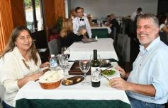 Foto de la galería: Día del Padre en Posadas: para muchos con mesa familiar afuera en el agasajo a los papás