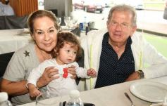 Foto de la galería: Día del Padre en Posadas: para muchos con mesa familiar afuera en el agasajo a los papás