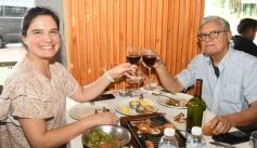 Foto de la galería: Día del Padre en Posadas: para muchos con mesa familiar afuera en el agasajo a los papás