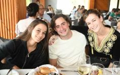 Foto de la galería: Día del Padre en Posadas: para muchos con mesa familiar afuera en el agasajo a los papás