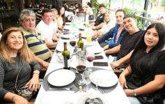 Foto de la galería: Día del Padre en Posadas: para muchos con mesa familiar afuera en el agasajo a los papás