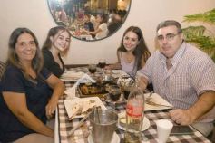 Foto de la galería: Día del Padre en Posadas: para muchos con mesa familiar afuera en el agasajo a los papás