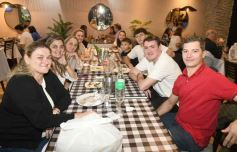 Foto de la galería: Día del Padre en Posadas: para muchos con mesa familiar afuera en el agasajo a los papás