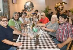 Foto de la galería: Día del Padre en Posadas: para muchos con mesa familiar afuera en el agasajo a los papás