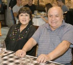 Foto de la galería: Día del Padre en Posadas: para muchos con mesa familiar afuera en el agasajo a los papás