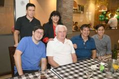 Foto de la galería: Día del Padre en Posadas: para muchos con mesa familiar afuera en el agasajo a los papás