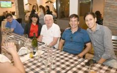 Foto de la galería: Día del Padre en Posadas: para muchos con mesa familiar afuera en el agasajo a los papás
