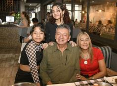 Foto de la galería: Día del Padre en Posadas: para muchos con mesa familiar afuera en el agasajo a los papás