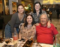 Foto de la galería: Día del Padre en Posadas: para muchos con mesa familiar afuera en el agasajo a los papás