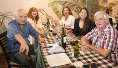 Foto de la galería: Día del Padre en Posadas: para muchos con mesa familiar afuera en el agasajo a los papás